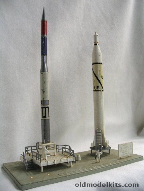 Monogram 1/96 United States Earth Satellites Vanguard and Jupiter C with Launching Pad and Crew - Built Up, PD41-98 plastic model kit